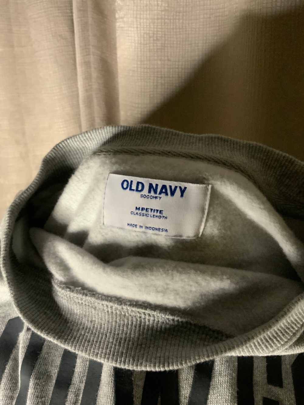 Old Navy Crop-top Sweatshirt - Picture 4 of 4